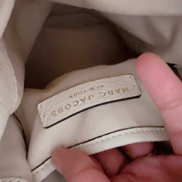 Marc Jacobs Pebble Leather Bucket Bag Crossbody Handbag Marshmallow - NEW - Picture 8 of 8